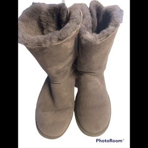 Ugg Bailey Suede Grey Boots with Bows women’s  size 7